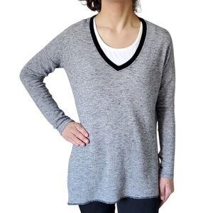 ARITZIA Wilfred Sherbrooke Marled Navy Long Sleeve V-Neck Lightweight Sweater S